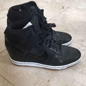 Nike Dunk Sky Hi Essential